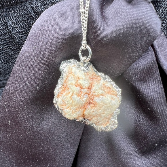 DRUZY GEODE NECKLACE - Picture 5 of 8
